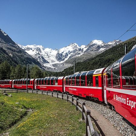 Casa Lalla Affittasi Nel Centro Di Poschiavo Exteriör bild